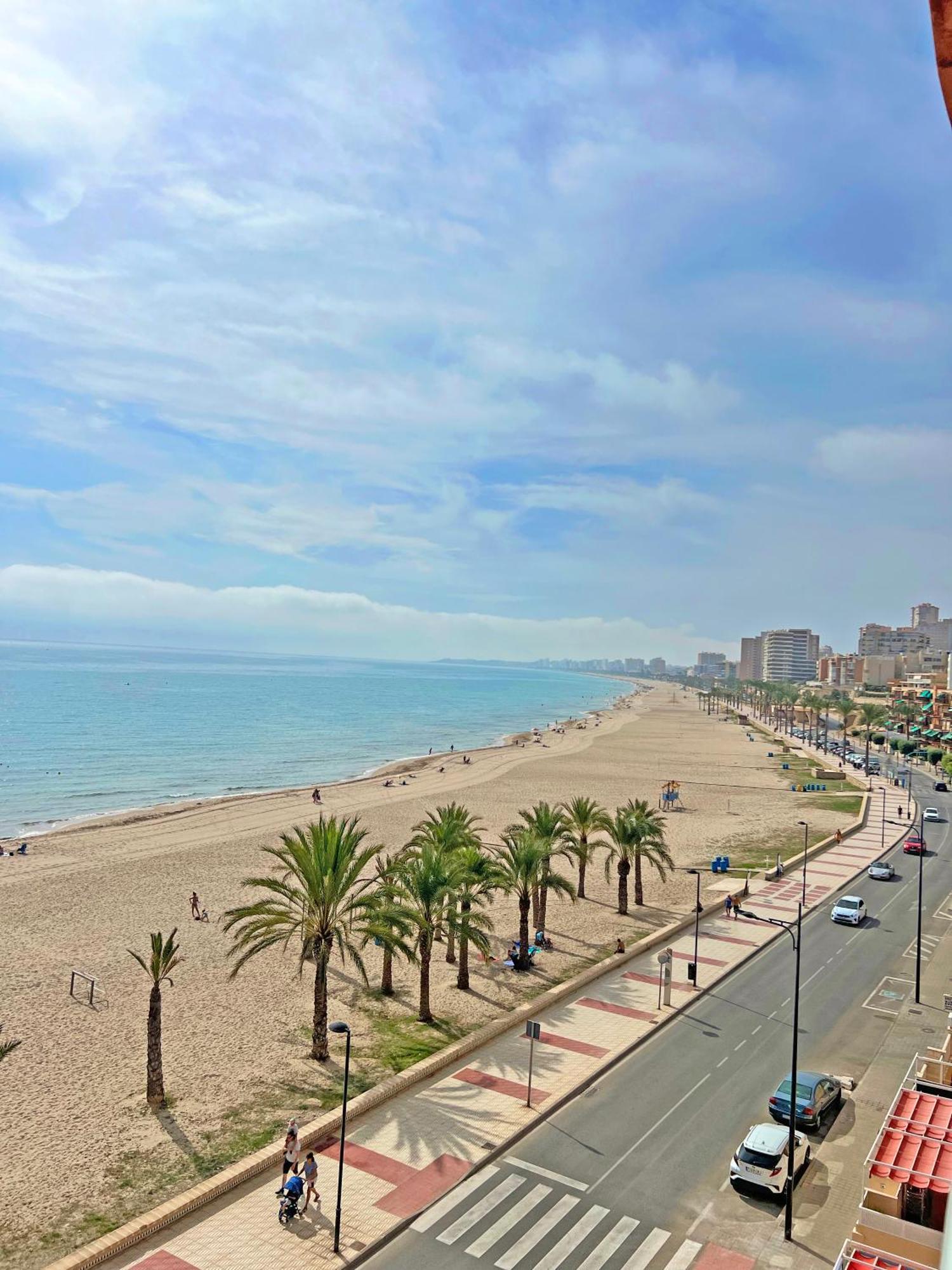 Atico Frente Al Mar 2 Terrazas Barbacoa Y Parking Sujeto A Disponibilidad Leilighet El Campello Eksteriør bilde